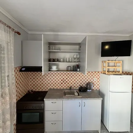 Lavrenti's Kallithea (Chalkidiki)